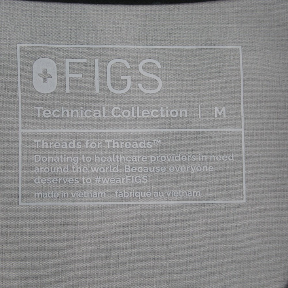 FIGS Women Catarina One-Pocket Scrub Top Green Camo Geometric Size M NWT - Picture 2 of 9